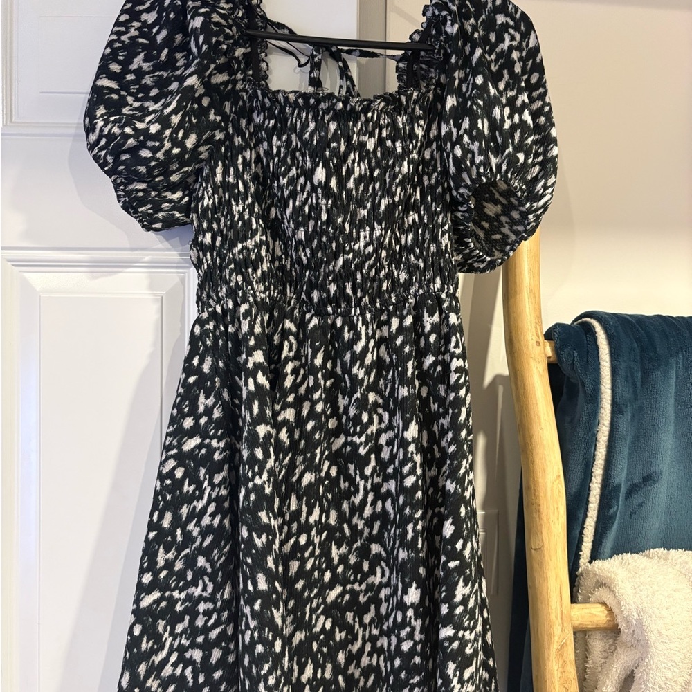 Topshop Black and White Puff Sleeve Midi Dress